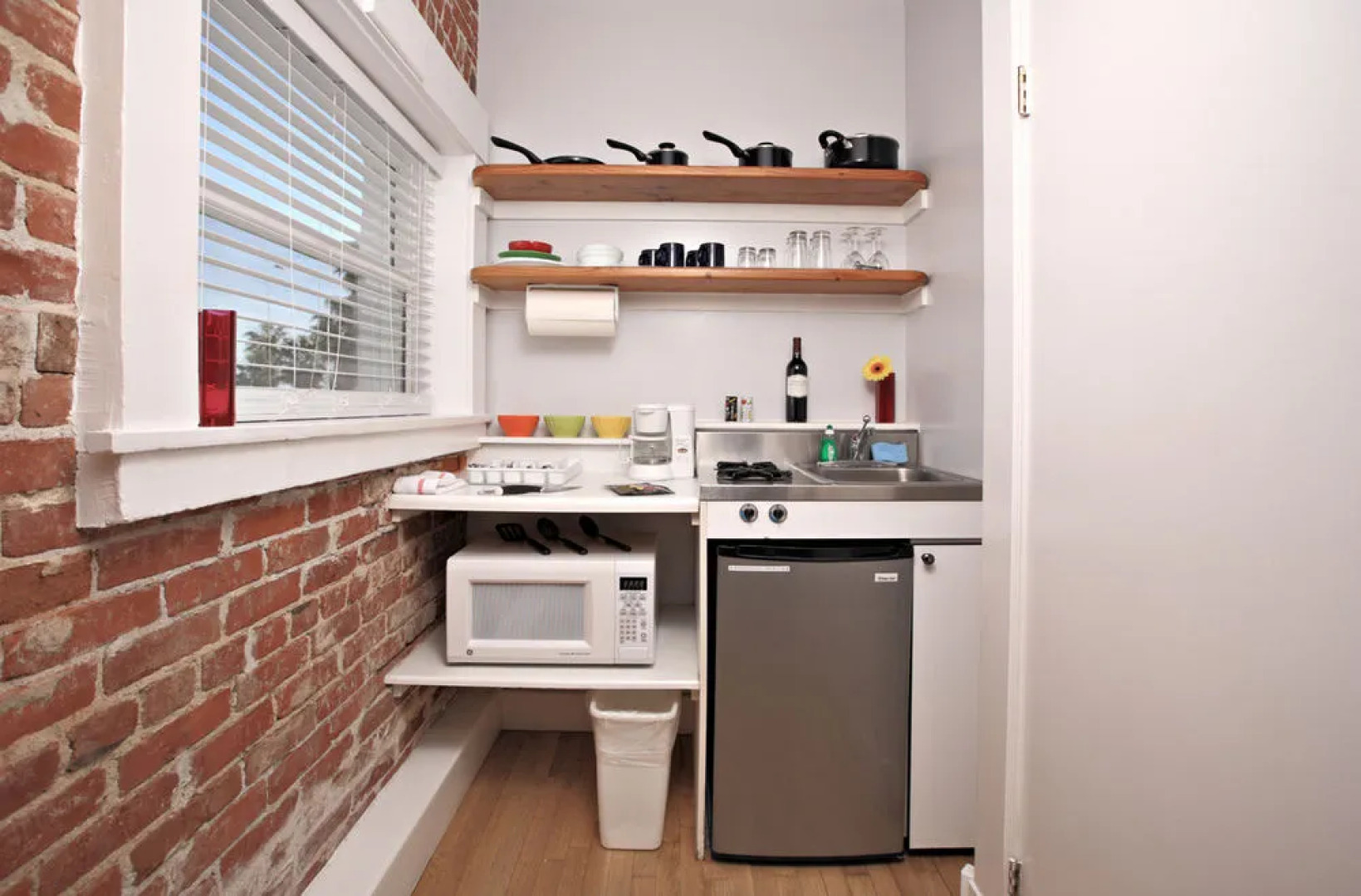 Venice Beach Suites & Hotel