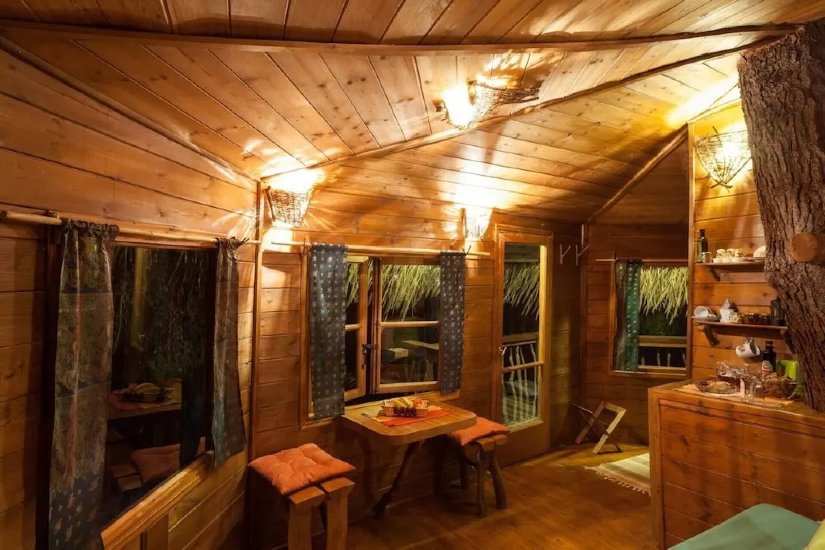 Stunning Treehouse 10 Mins From Sandy Beaches
