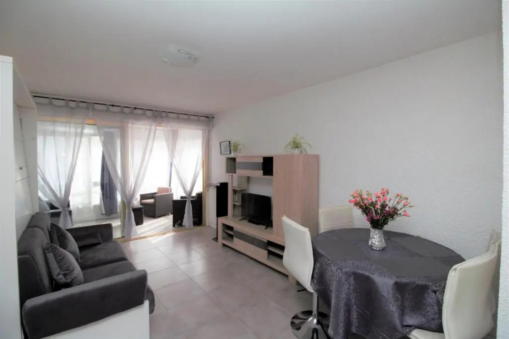 HACIENDA- Grand studio dans le centre avec vue mer