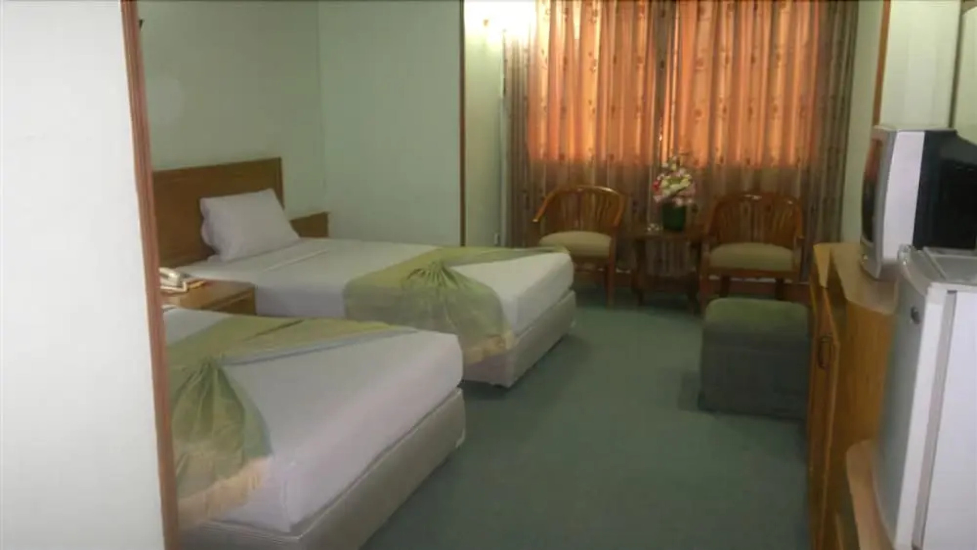 PathumThani Place Hotel