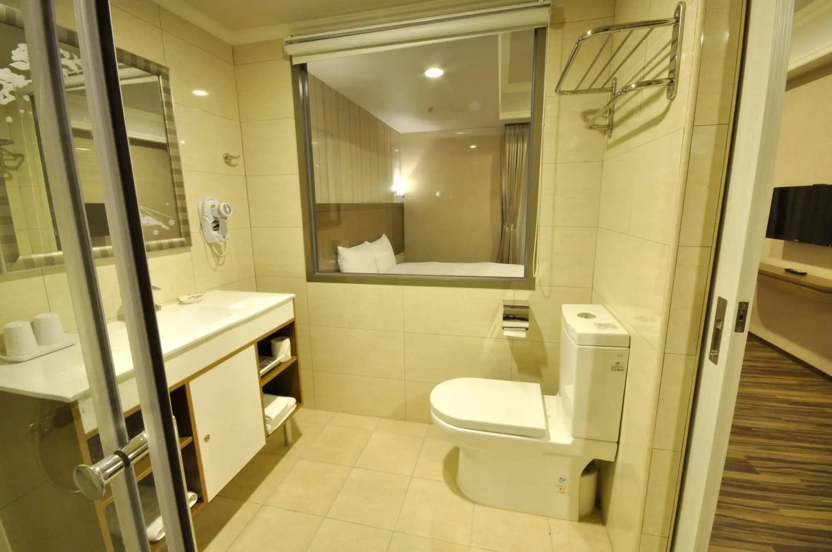 Fish Hotel - Pingtung