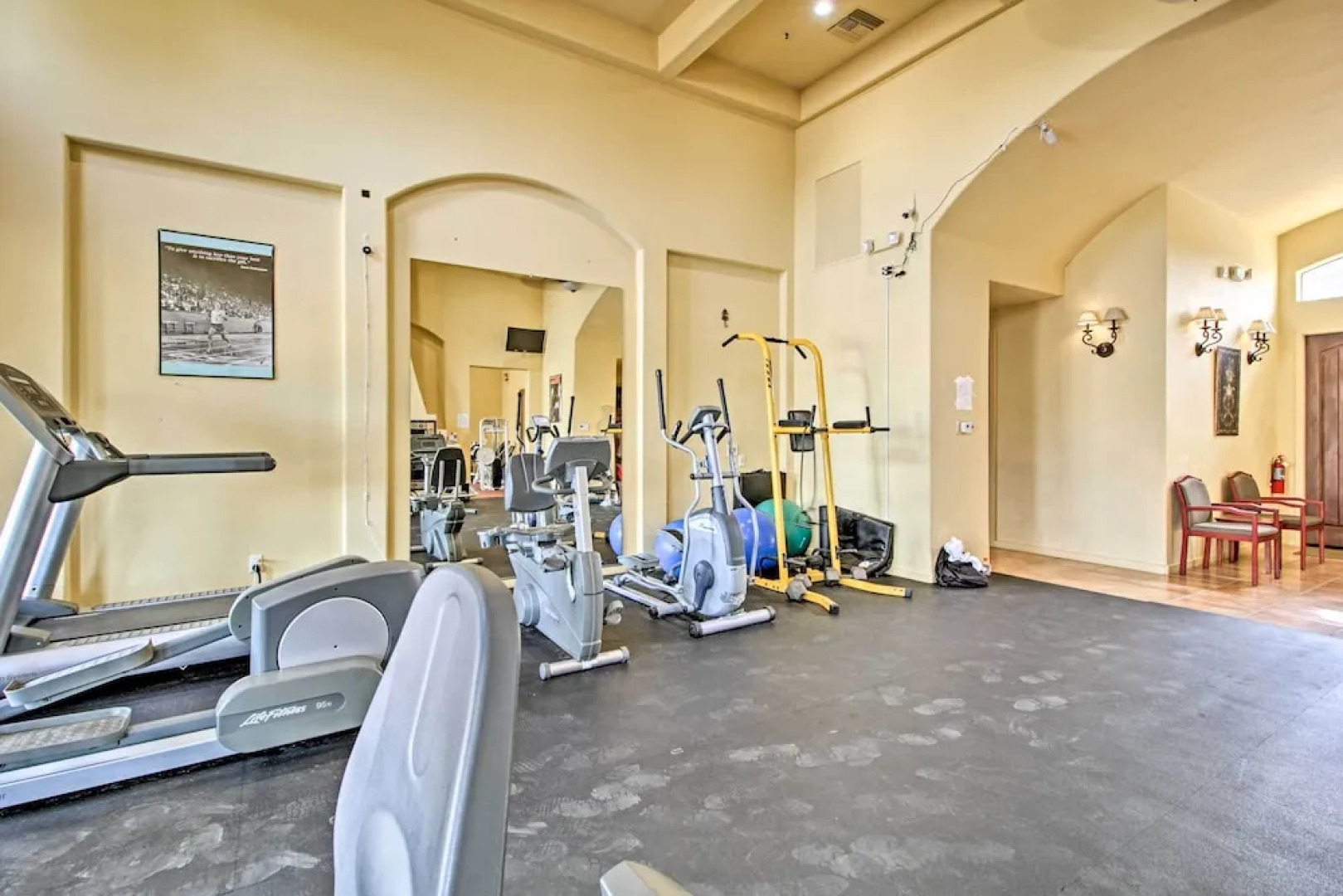 Adobe Escape w/ Outdoor Kitchen & Pool Access