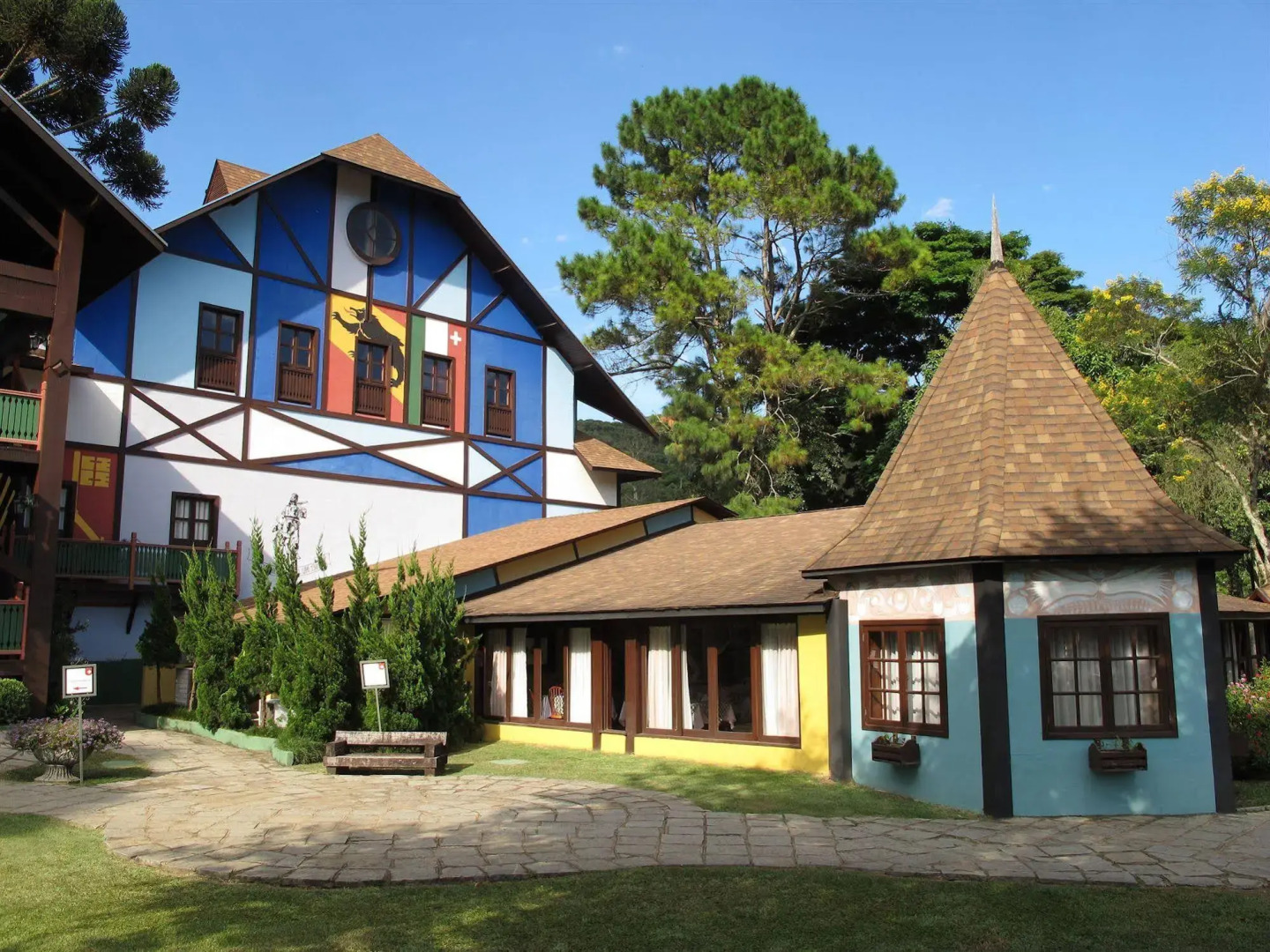 Hotel Village Le Canton