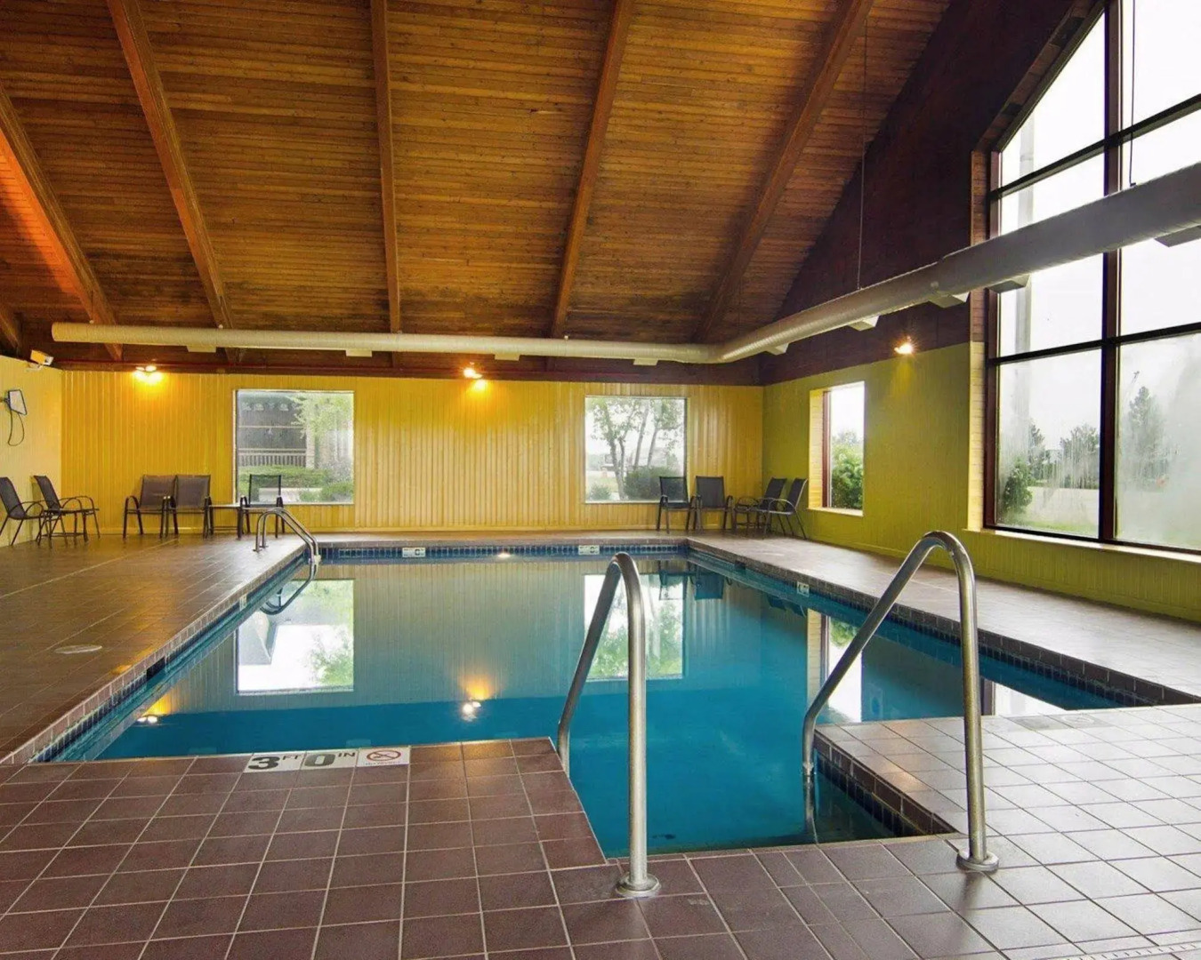 Super 8 by Wyndham Sturtevant/Racine