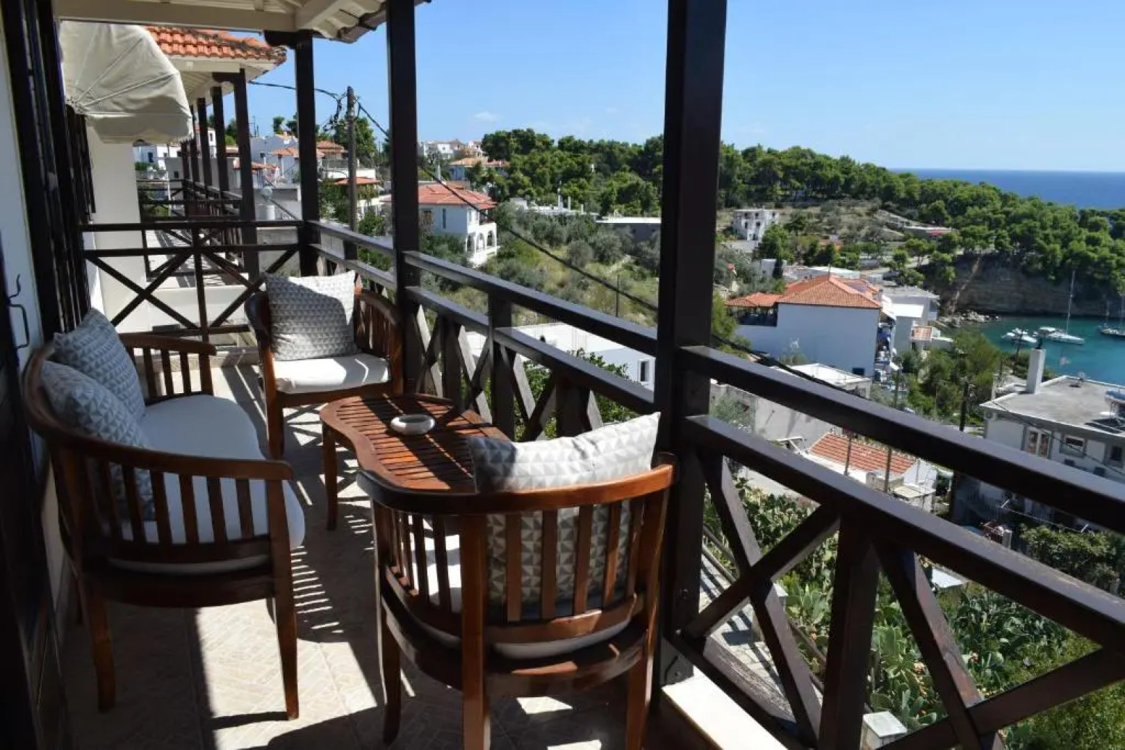 Elpida Apartments
