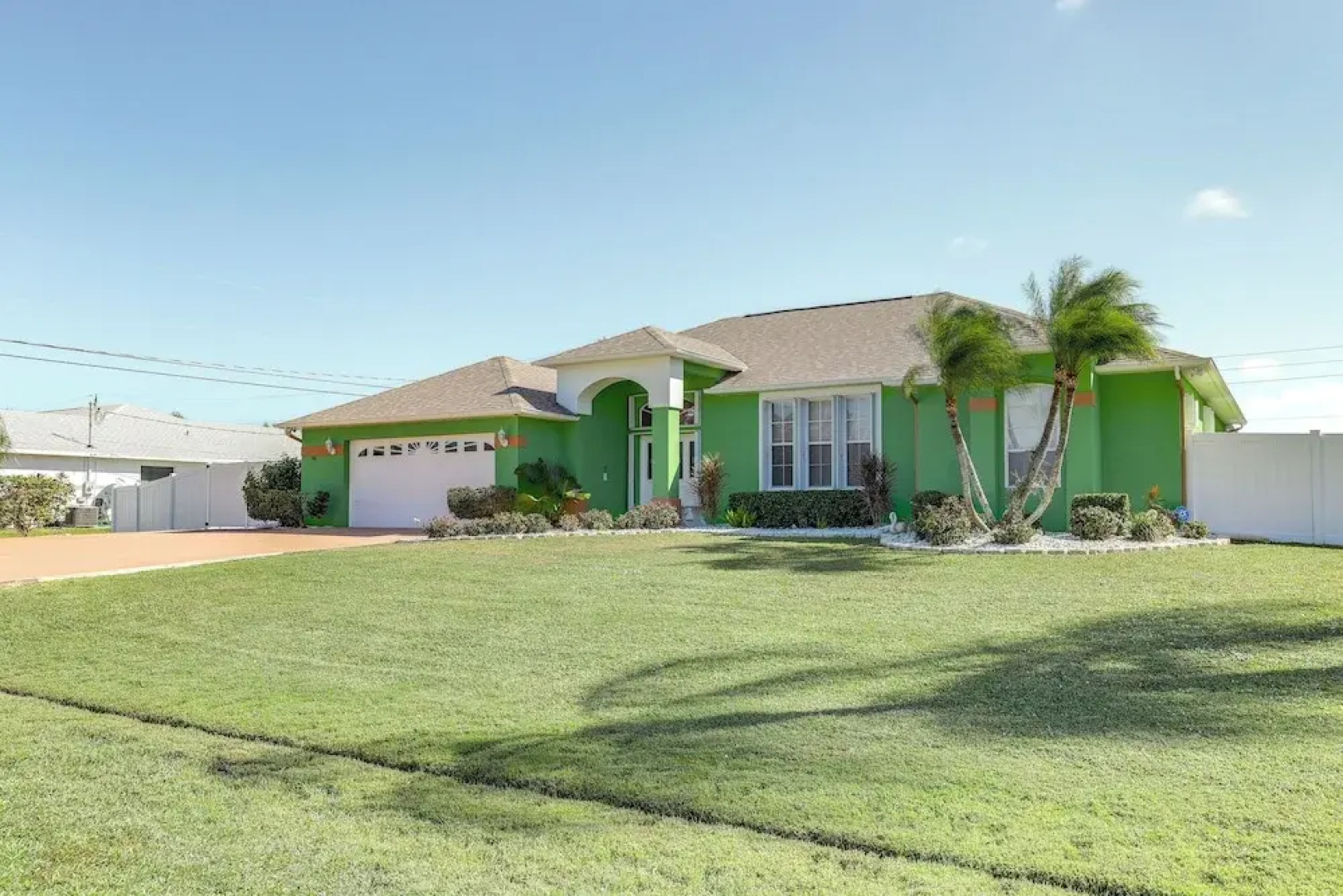 Heated Pool & Grill: Modern Port St Lucie Home