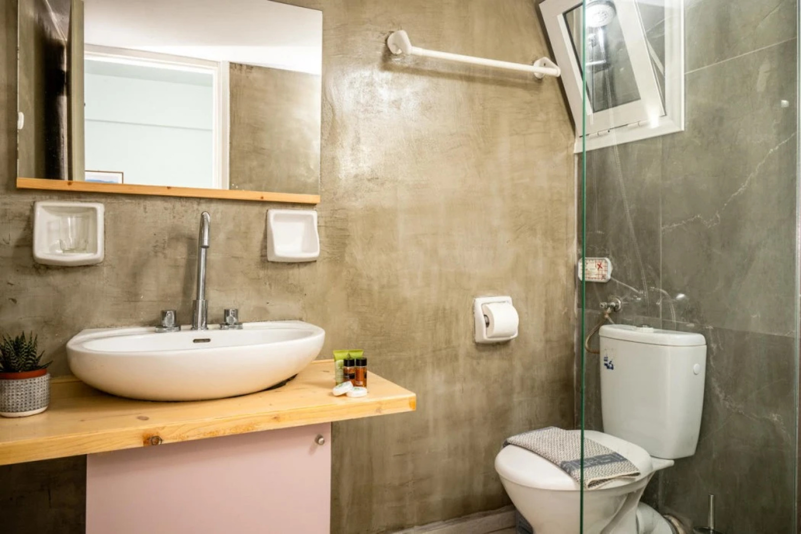 Alexandra Apartments