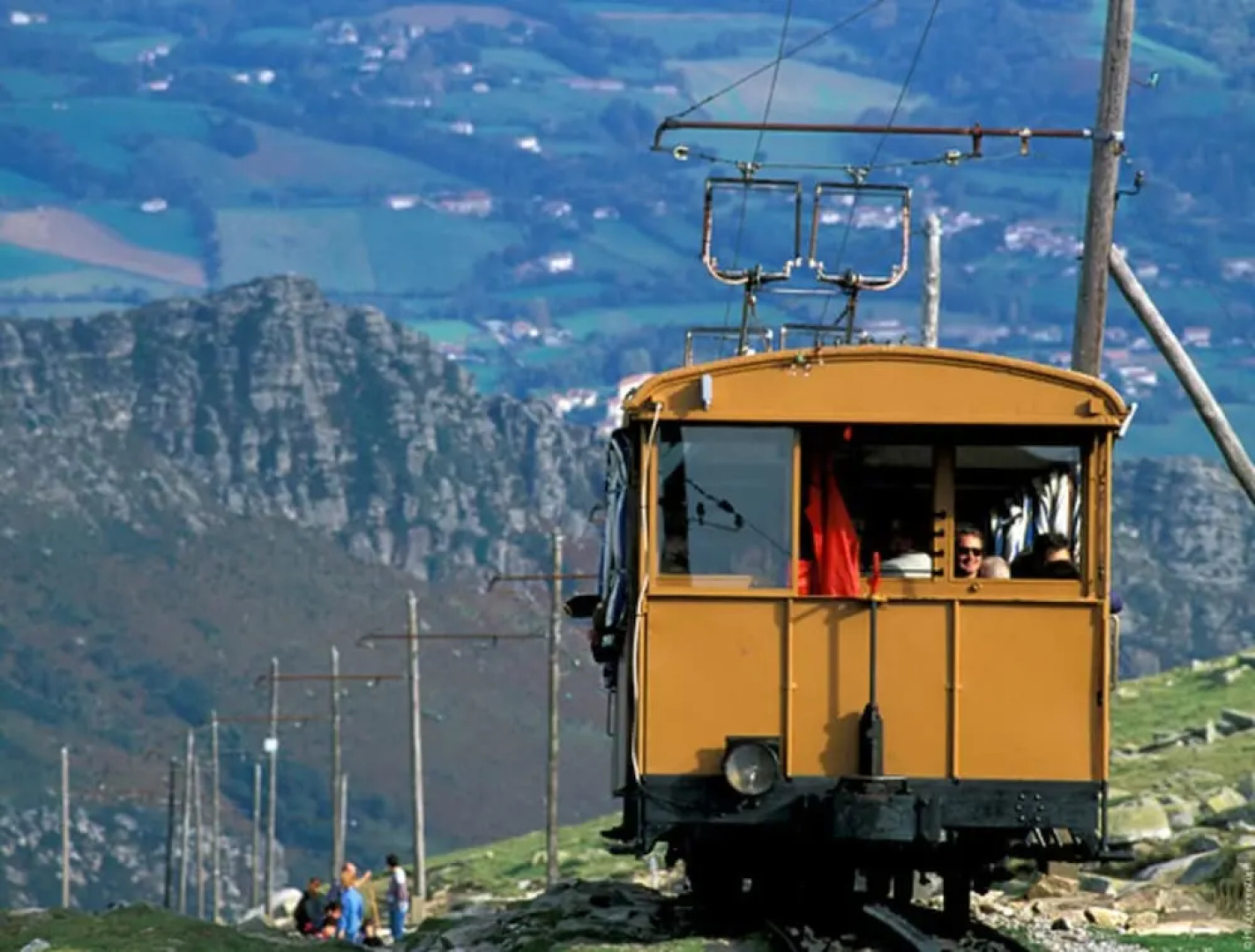 House With 5 Bedrooms in Ahetze, With Wonderful Mountain View, Private