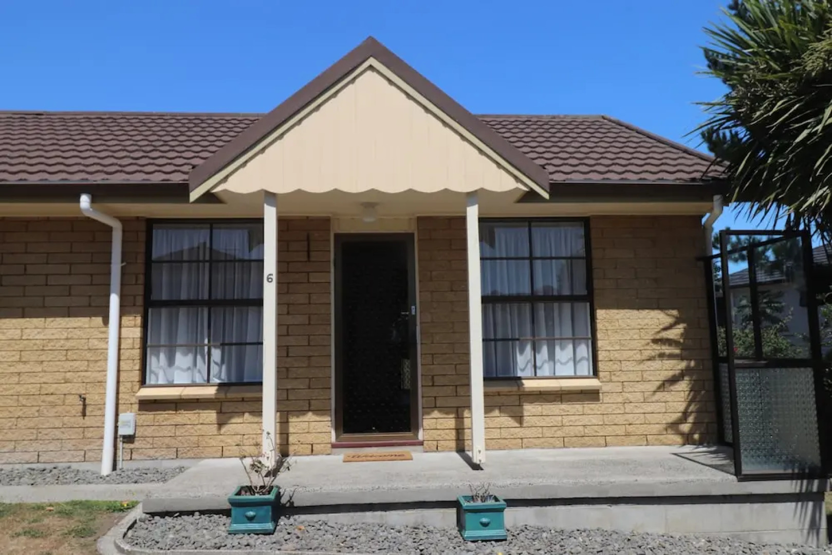 Sunny Unit on Grey Street