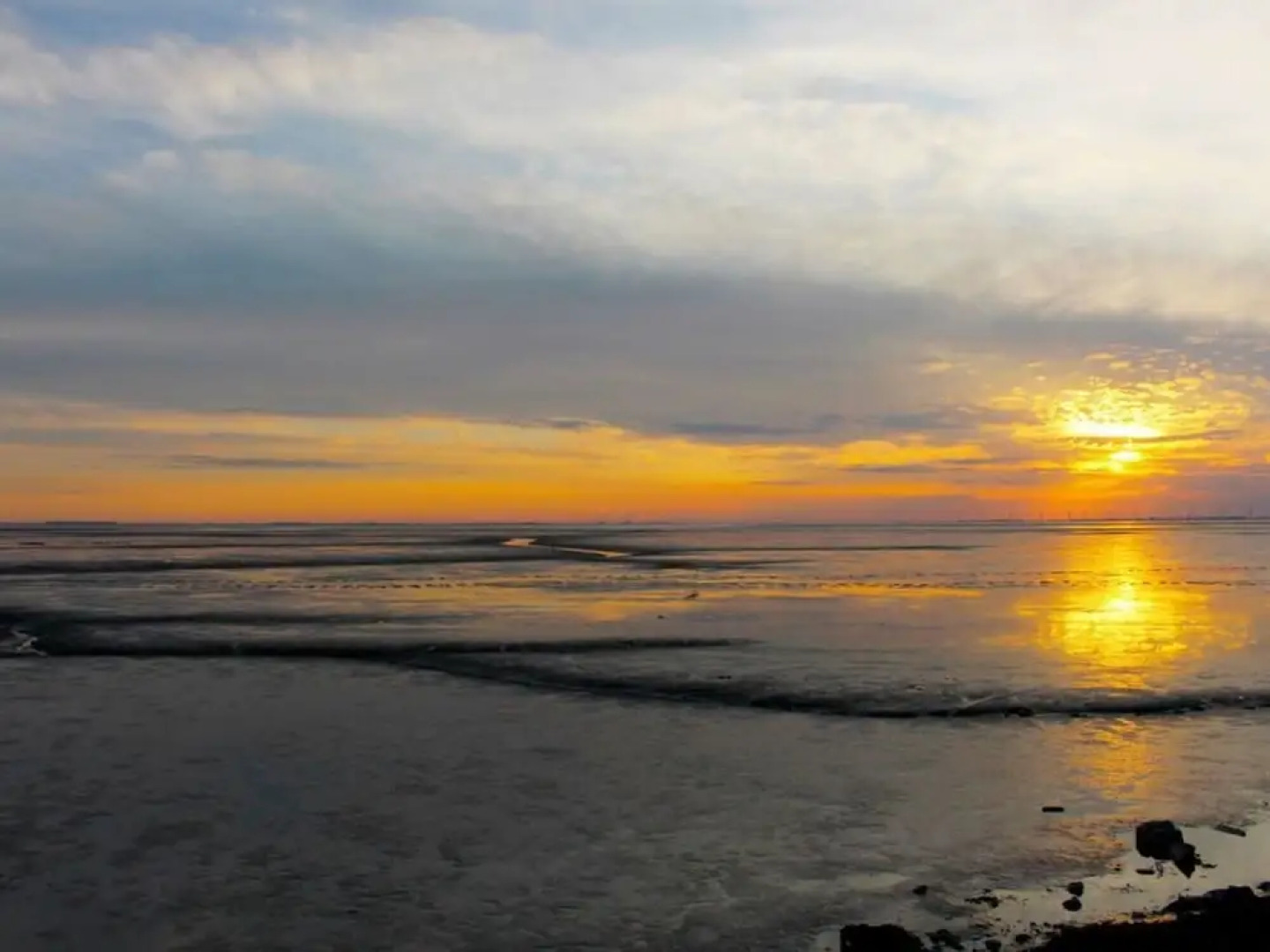 Henny Modern Retreat