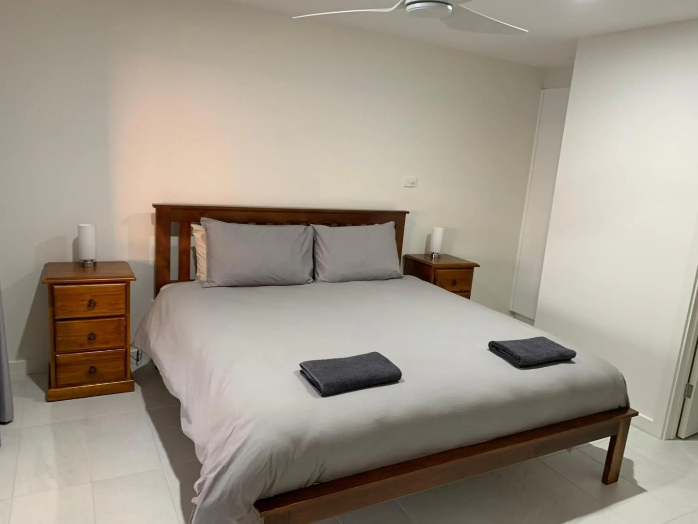 Beachside & Jetty View Apartment 1 - Admirals Apartment