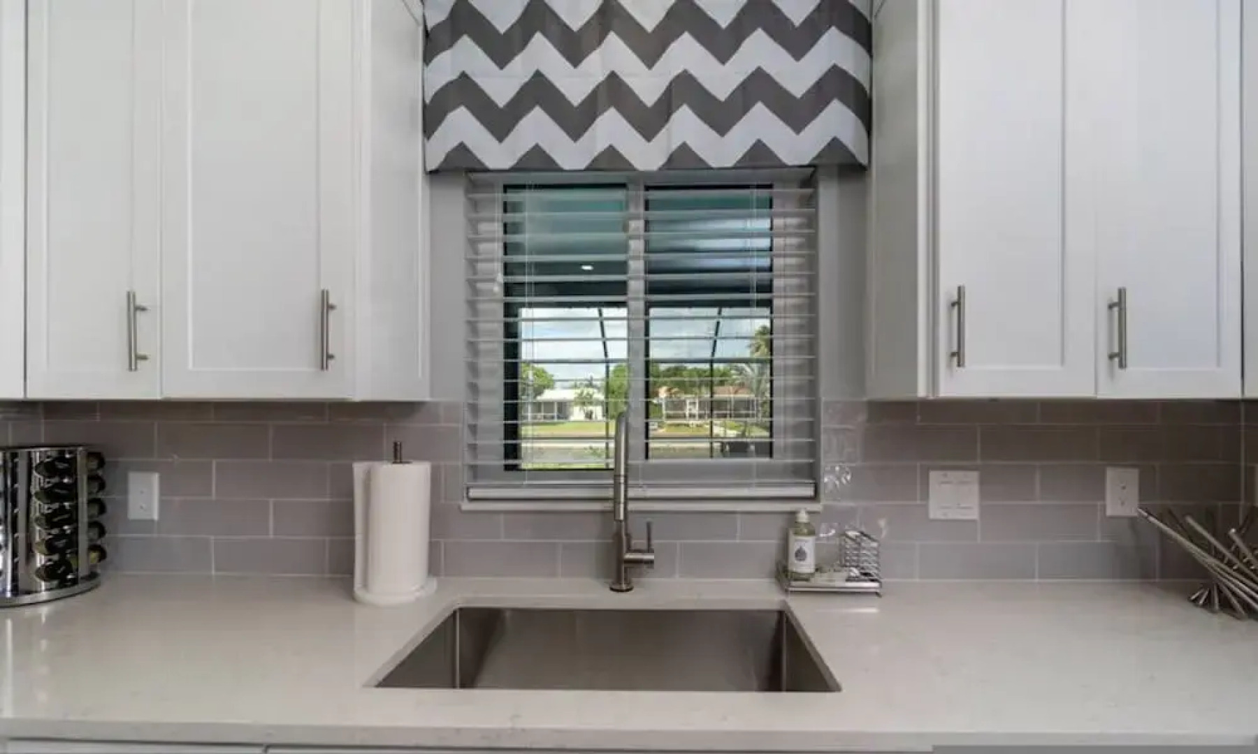 Villa Capri - Waterfront Retreat With Heated Pool