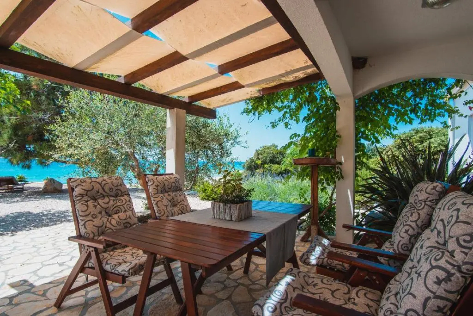 Beautiful house next to the sea