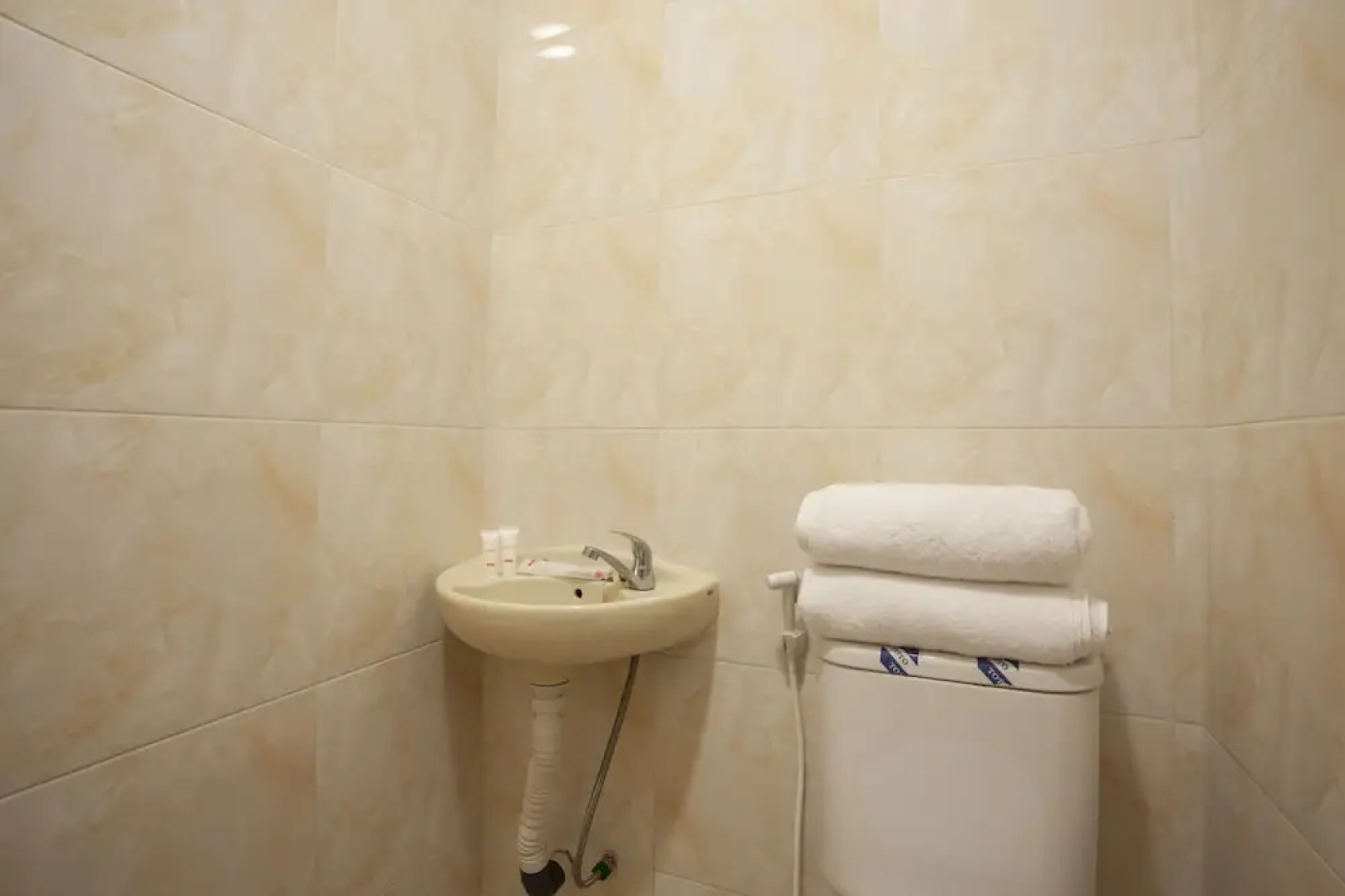 Hotel O Sopou Penginapan Rinal & Tuah