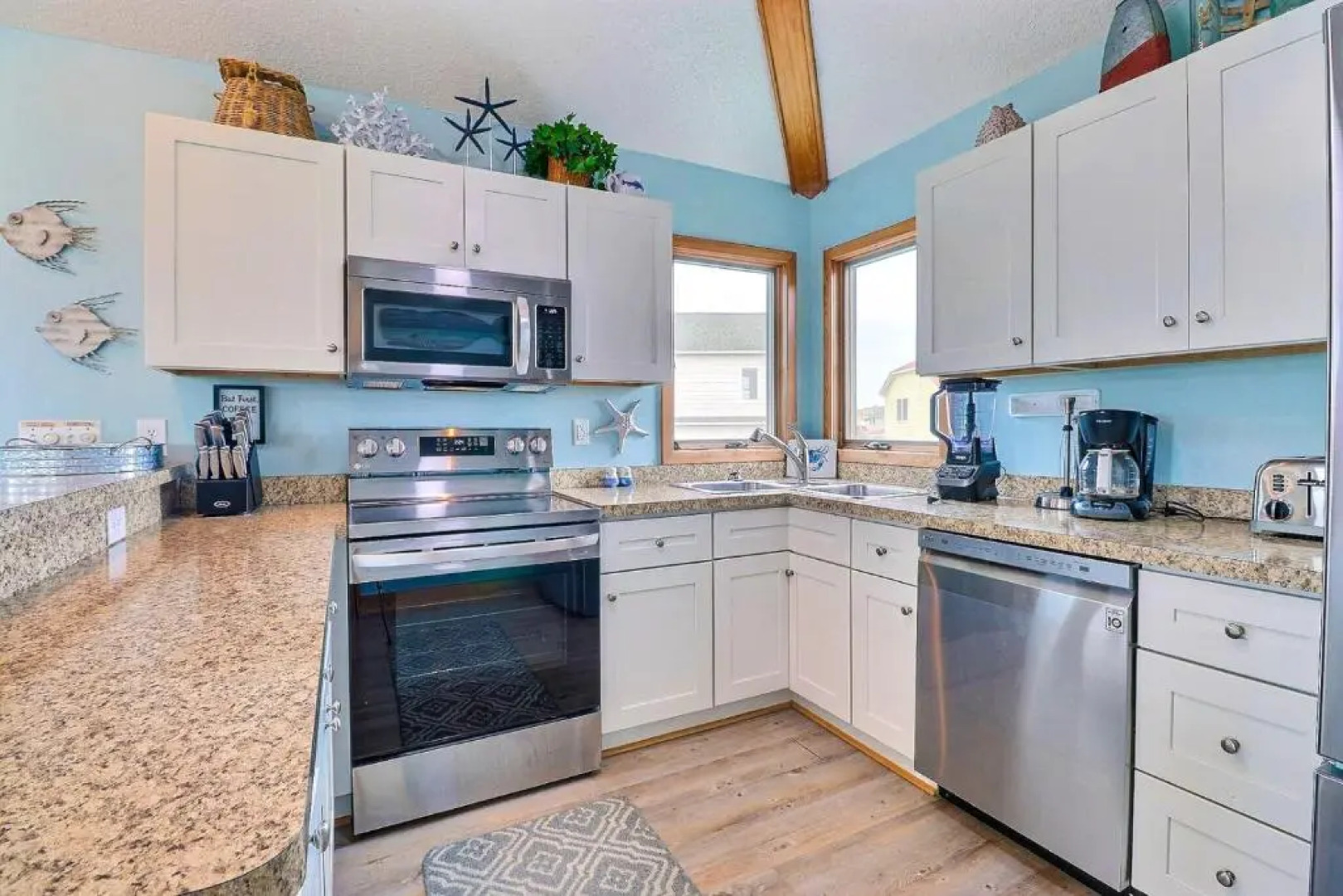 1359 Happy Ours 3 Min Walk to Beach