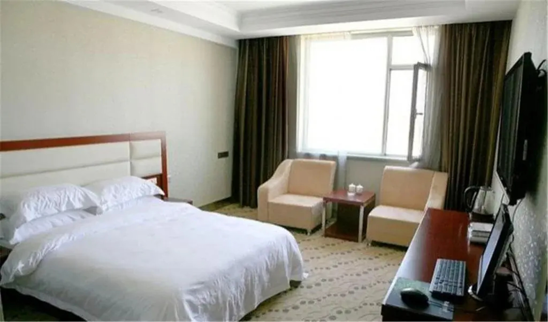 Guyuan Elite Holiday Hotel