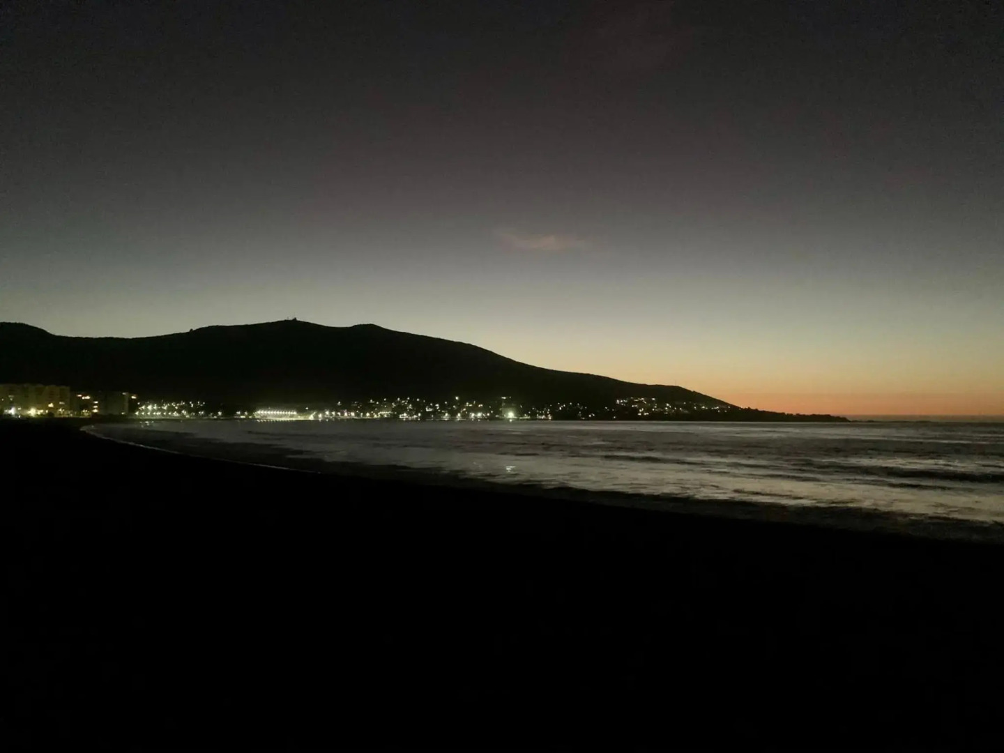 Departamento 4 dormitorios con 2 estacionamientos