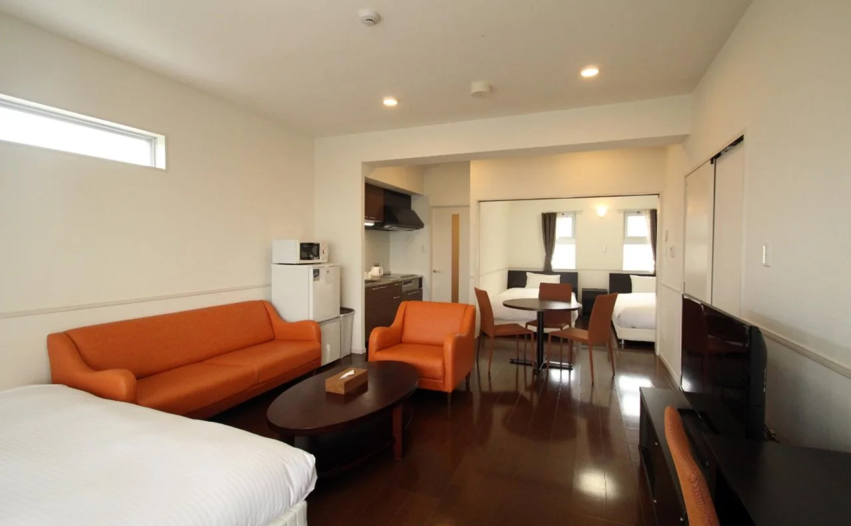 Resort Class Inn Onna