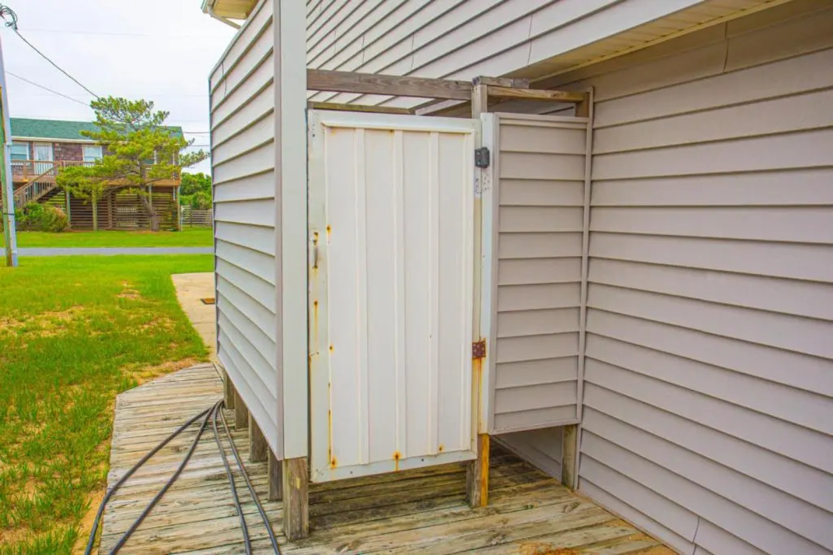 5001 - Indebted By The Sea