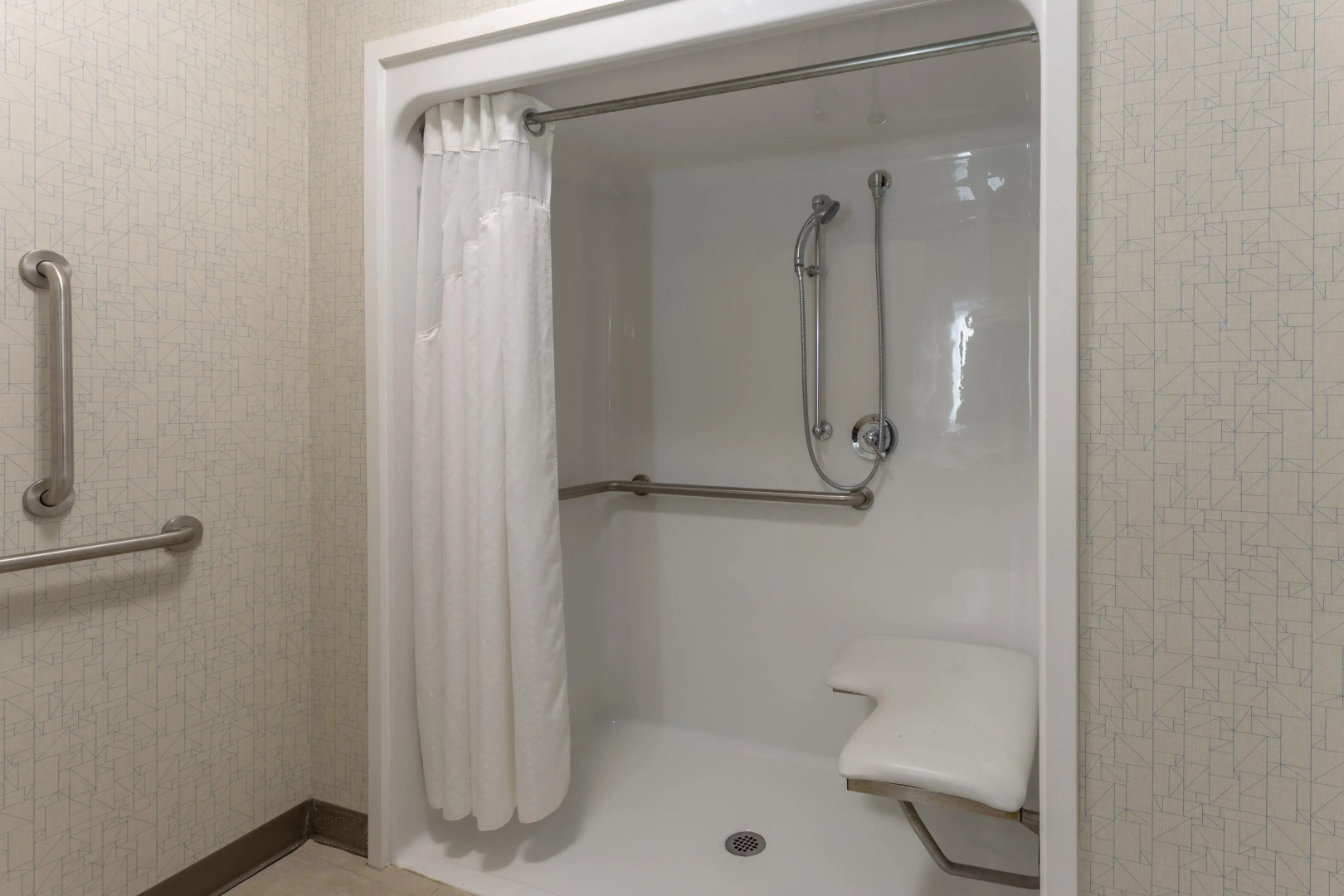 Holiday Inn Express Indianapolis - Southeast by IHG