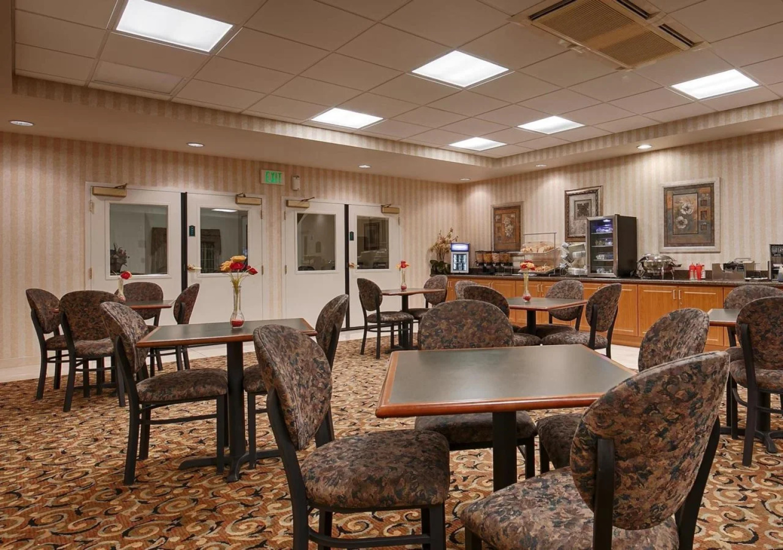 Best Western Plus Lake Elsinore Inn & Suites