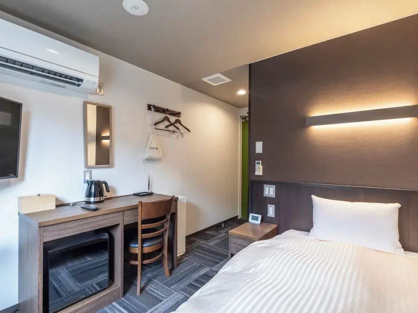 Business Hotel Awaikeda Eleven 2