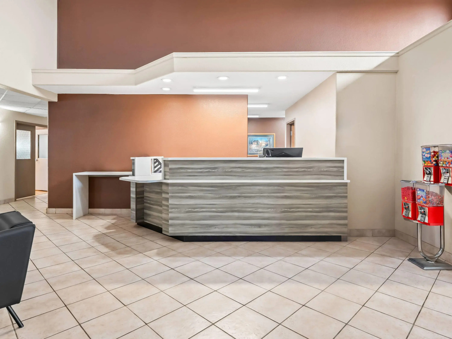 Super 8 by Wyndham Meadow Lake