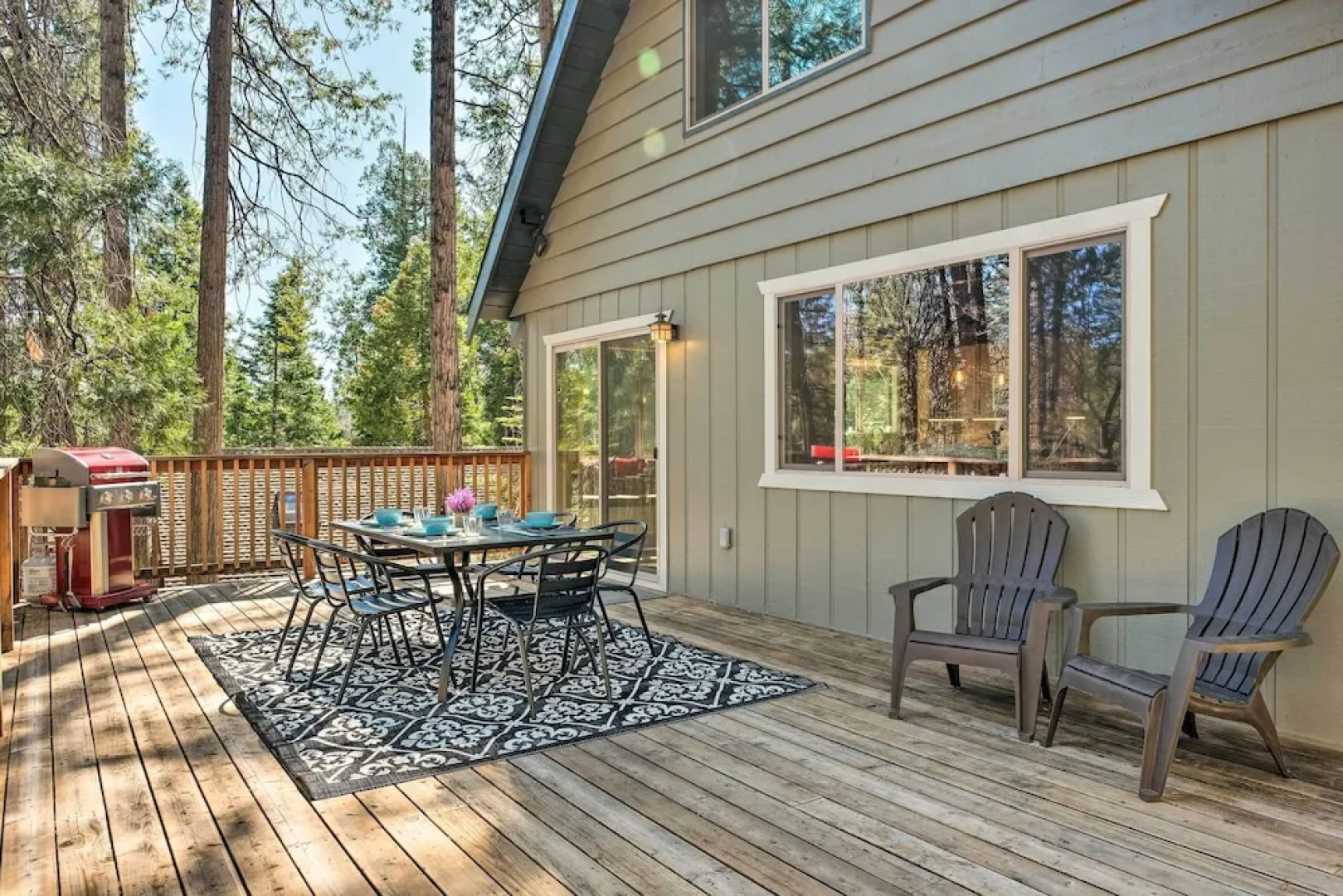 Game Room & Deck: Oso Cozy Cabin in Arnold!