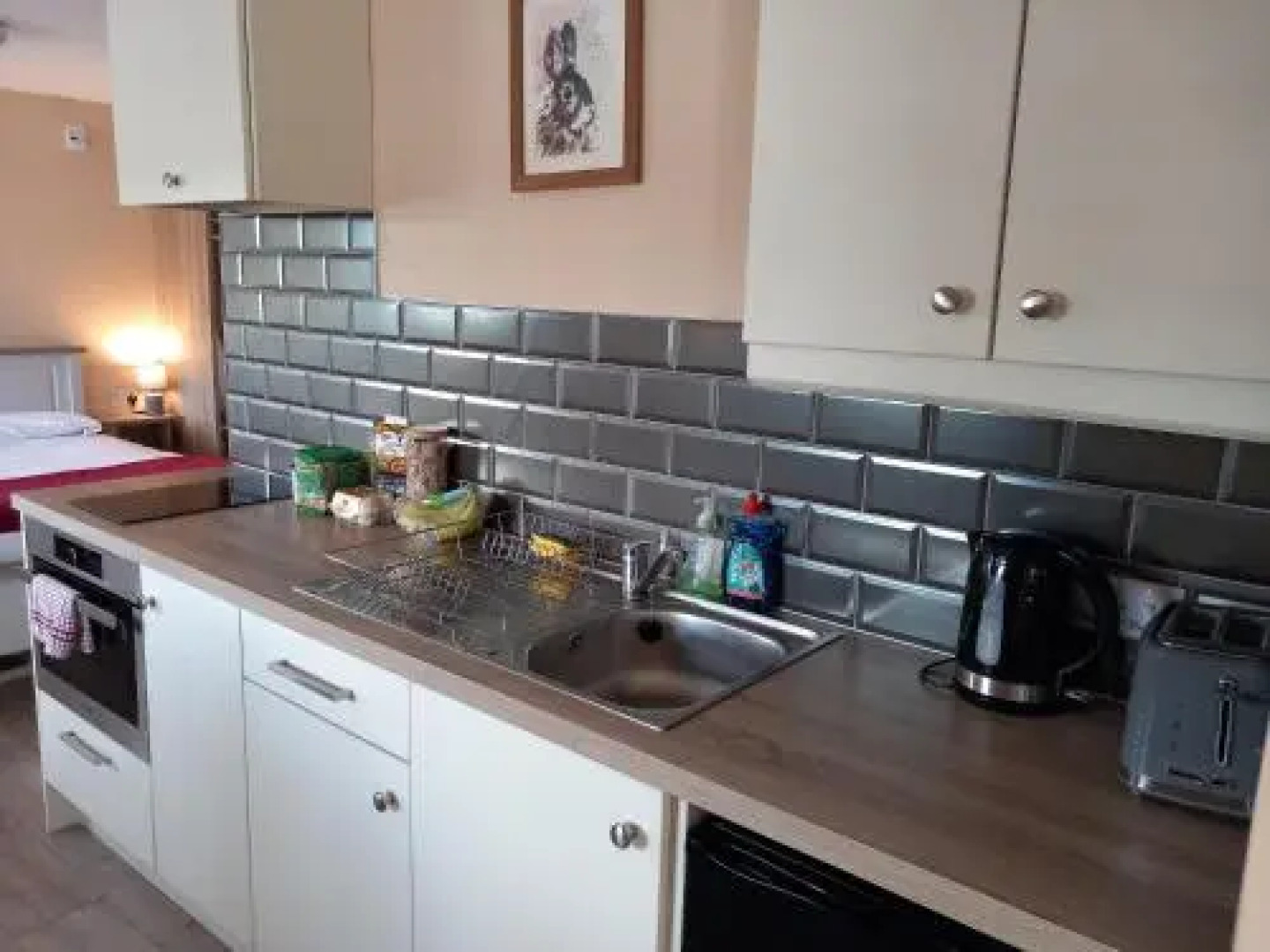 Mattys Pub & Apartments