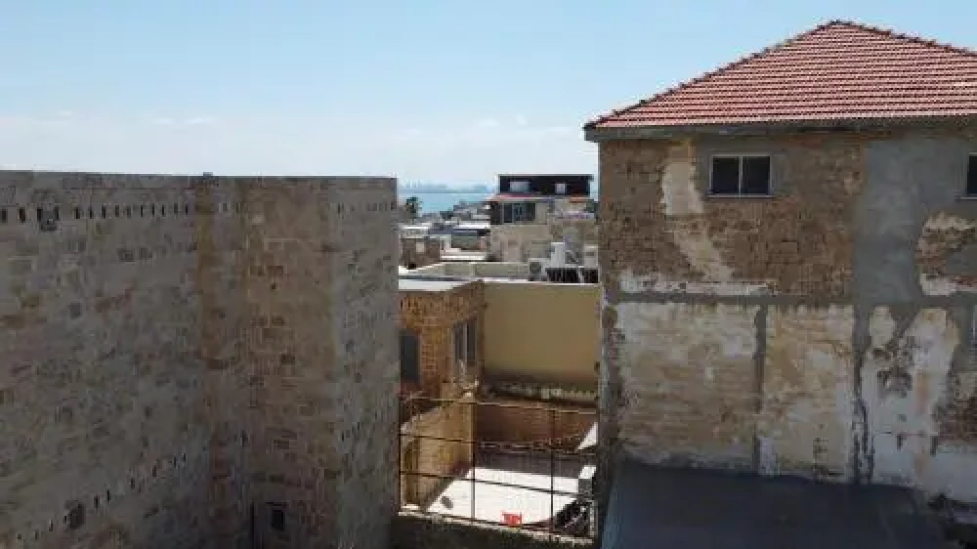 Chateau Akko Authentic Hosting