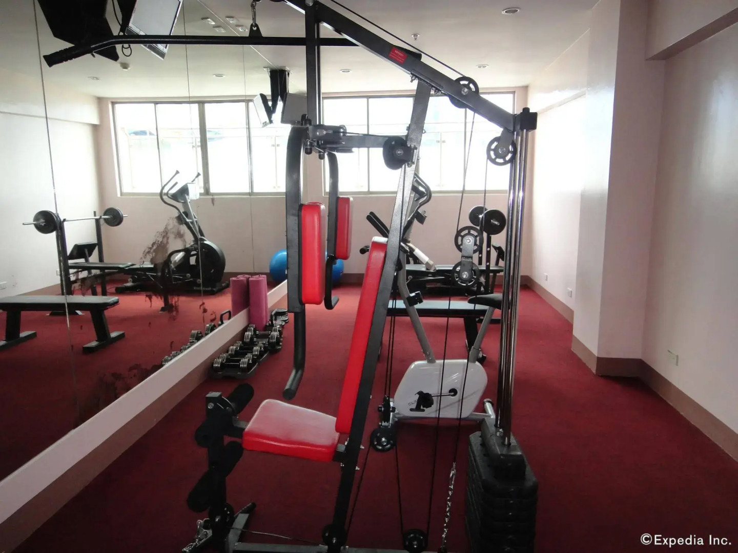 Diamond Suites and Residences