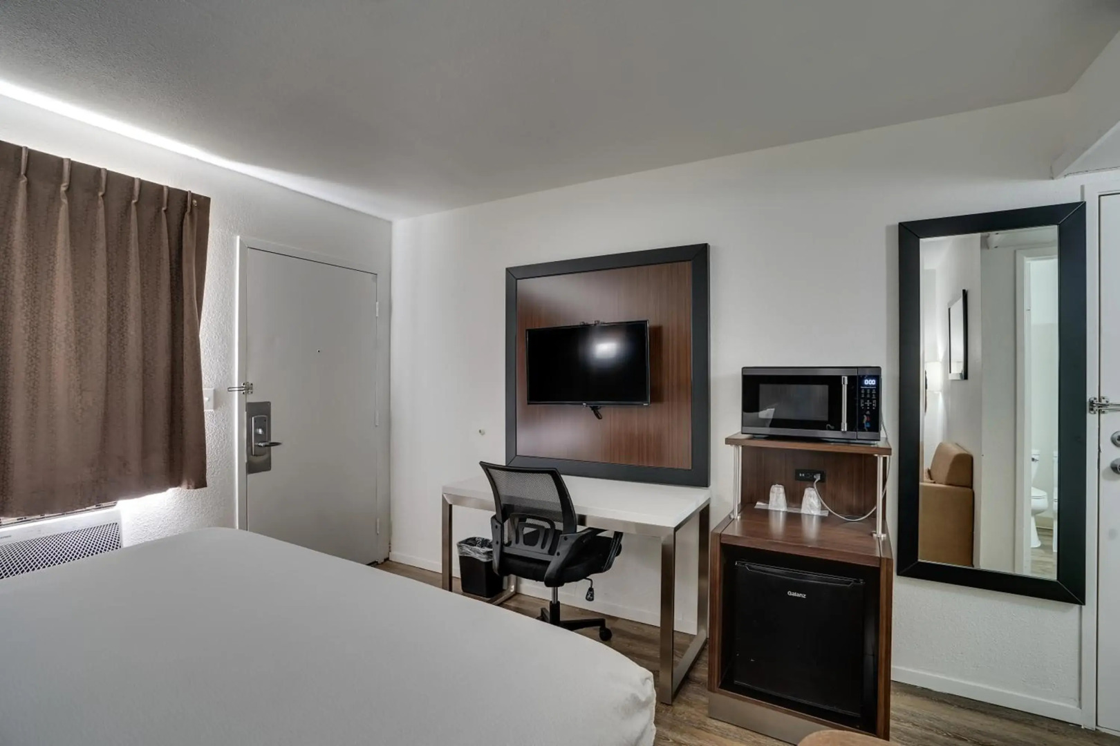 Econo Lodge Stockton near I-5 Fairgrounds