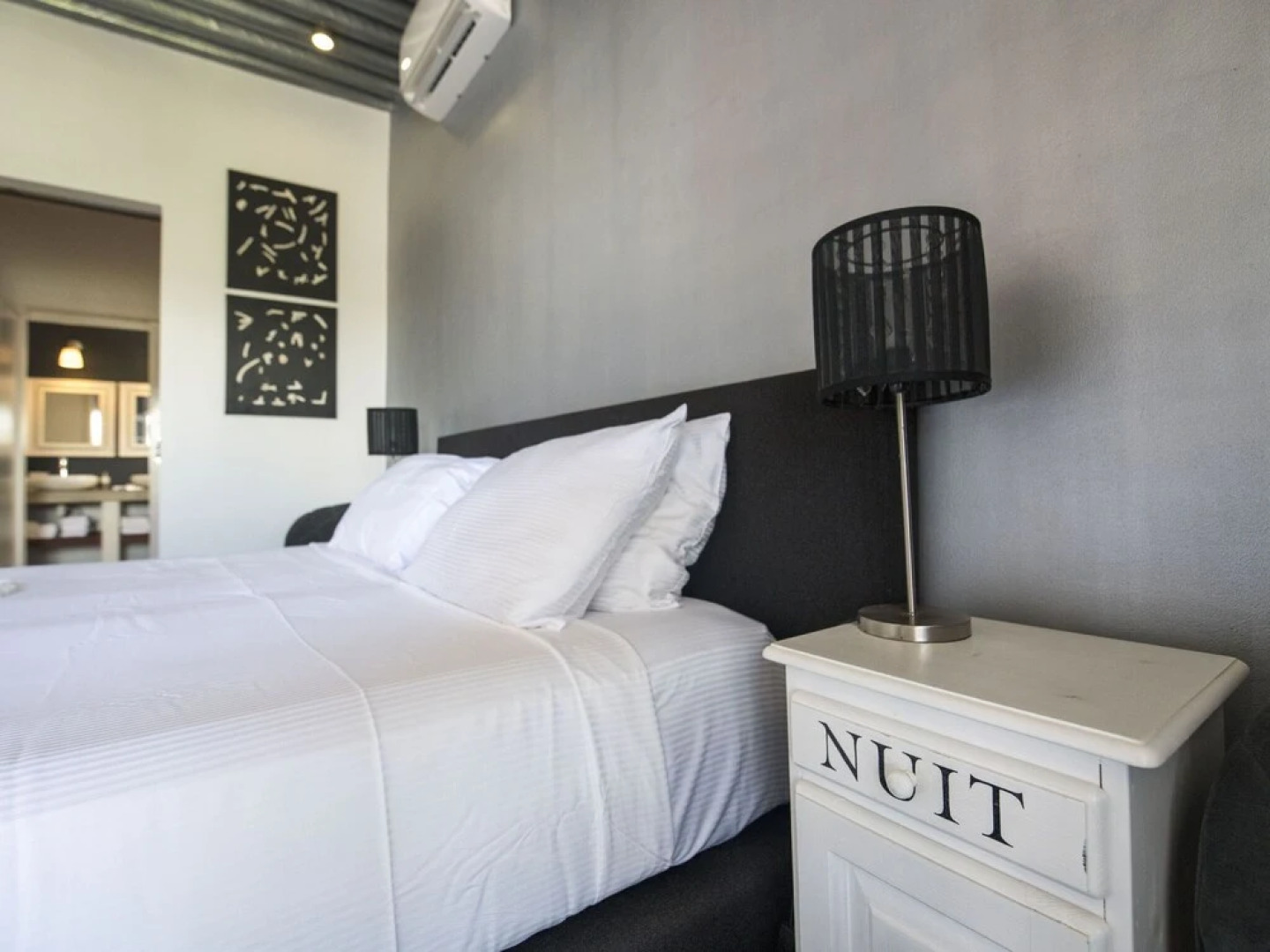 Luxurious and hip Apartment in the Historic Town of Willemstad and the sea