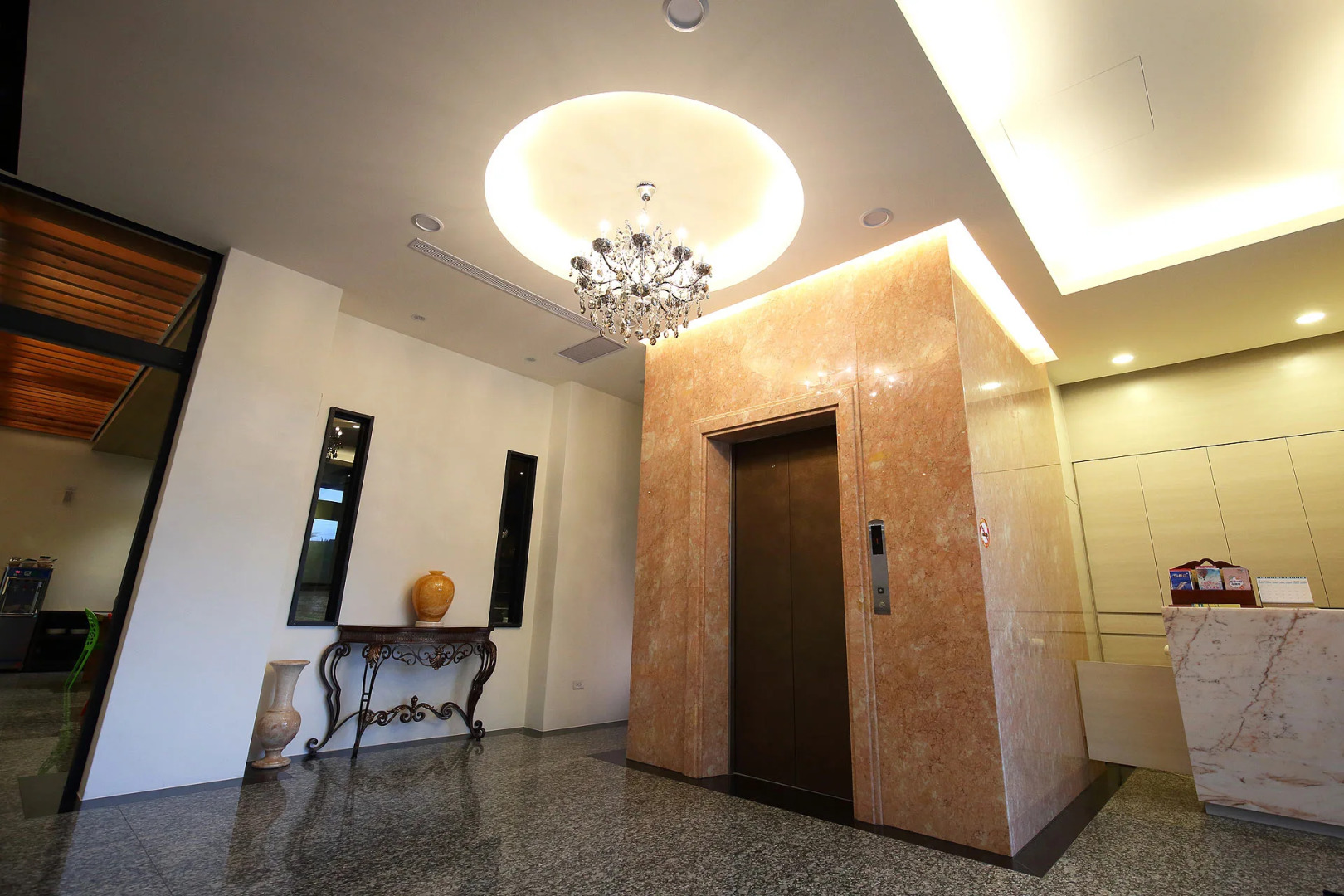 Flowers Bed and Breakfast