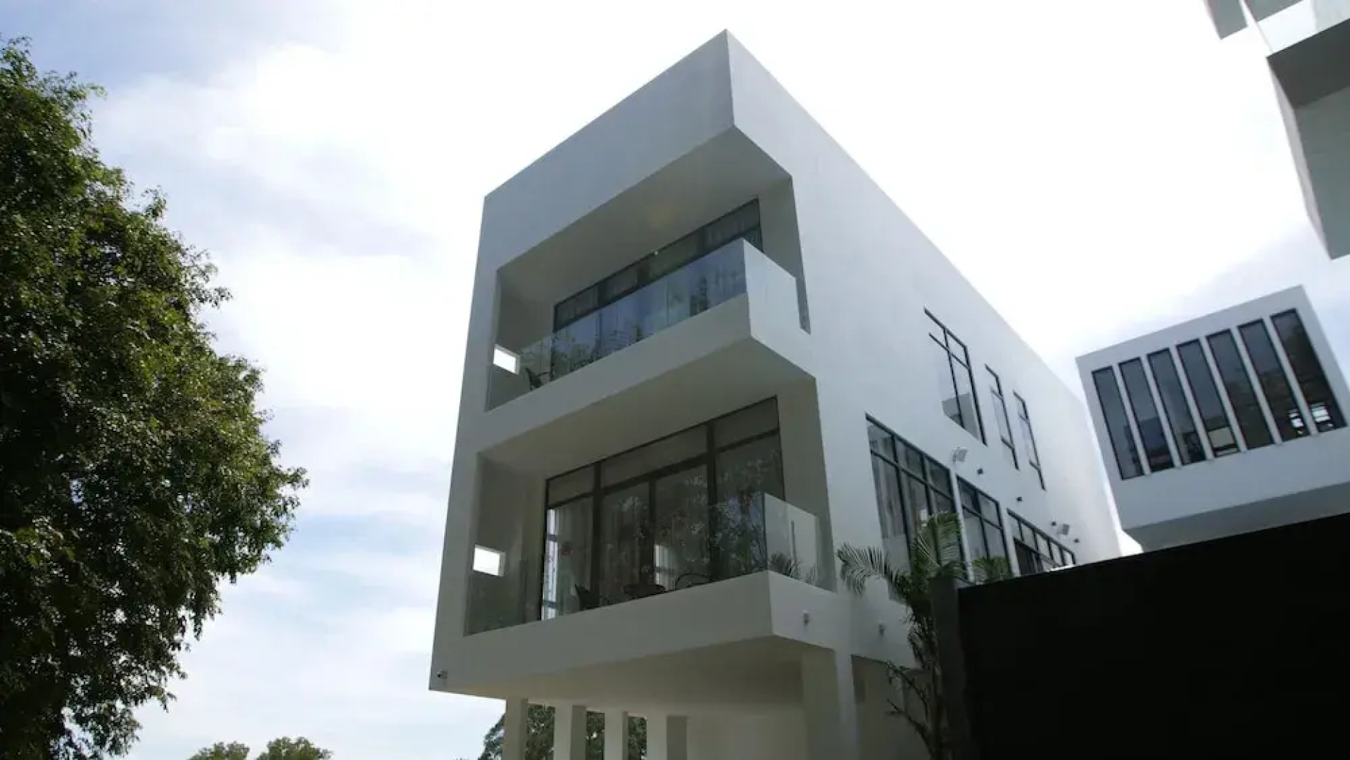 The Dahlias Luxury Residence