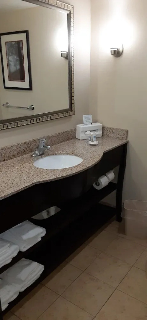 Comfort Suites Clinton