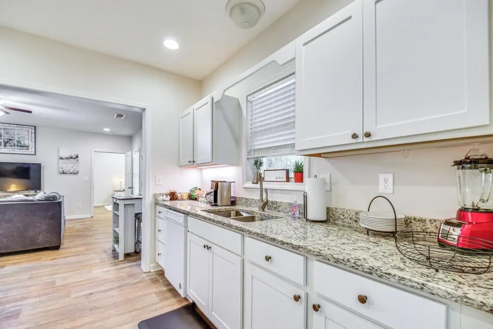 Pet-friendly Georgia Apartment: 8 Mi to Athens!