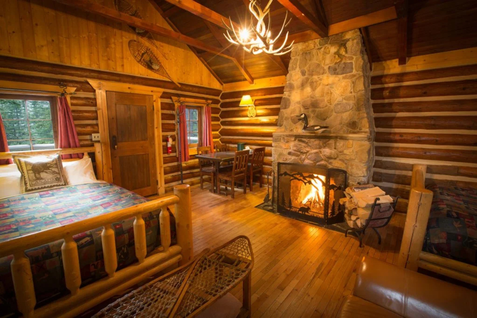 Storm Mountain Lodge Cabins & Dining