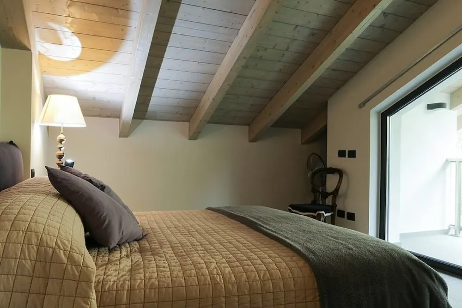 Stunning Family Friendly Italian Lakes 3 bed Villa With Pool, Wifi, Bbq, Lake Views