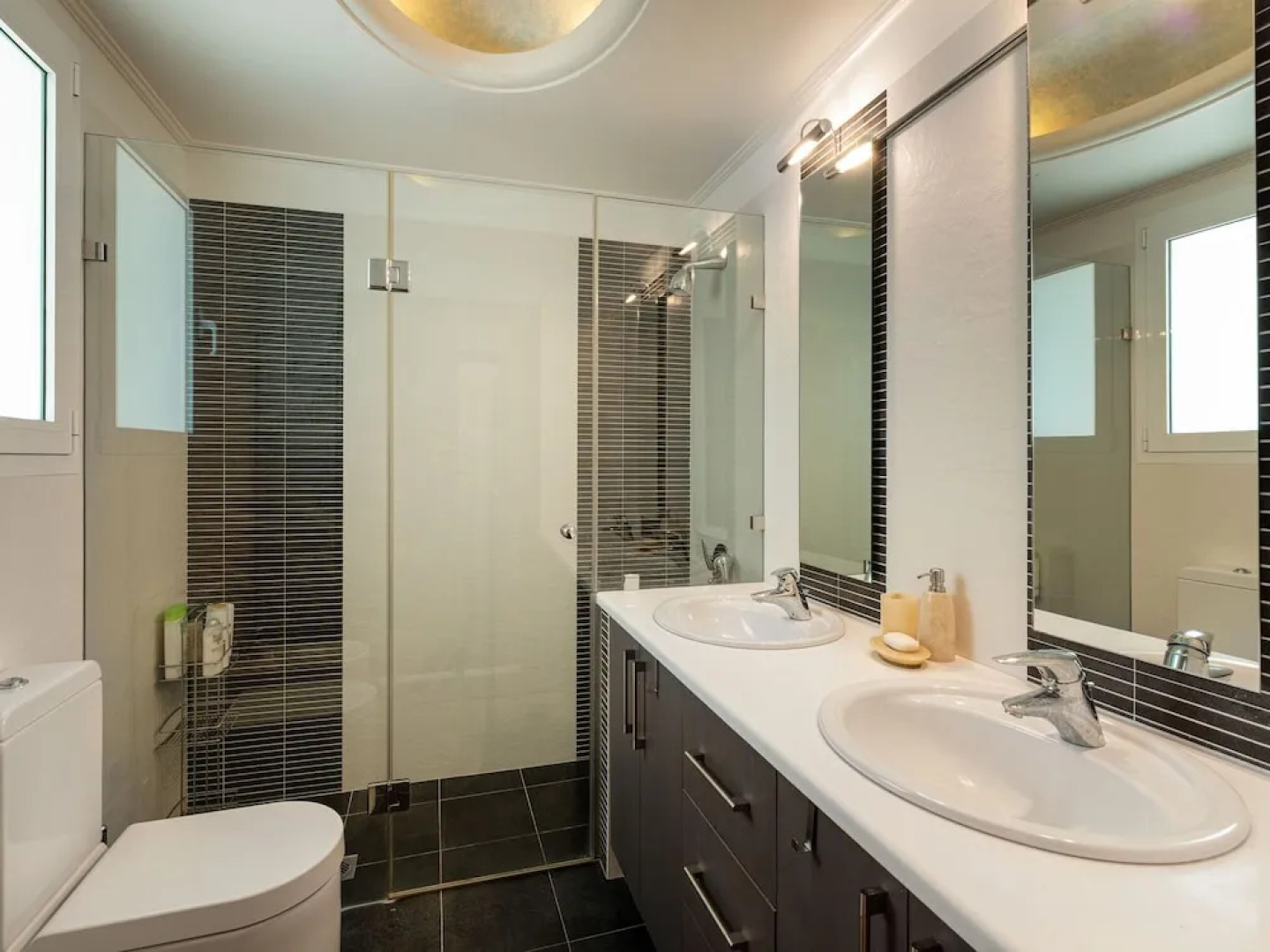 Spacious Villa in Saronida With Swimming Pool