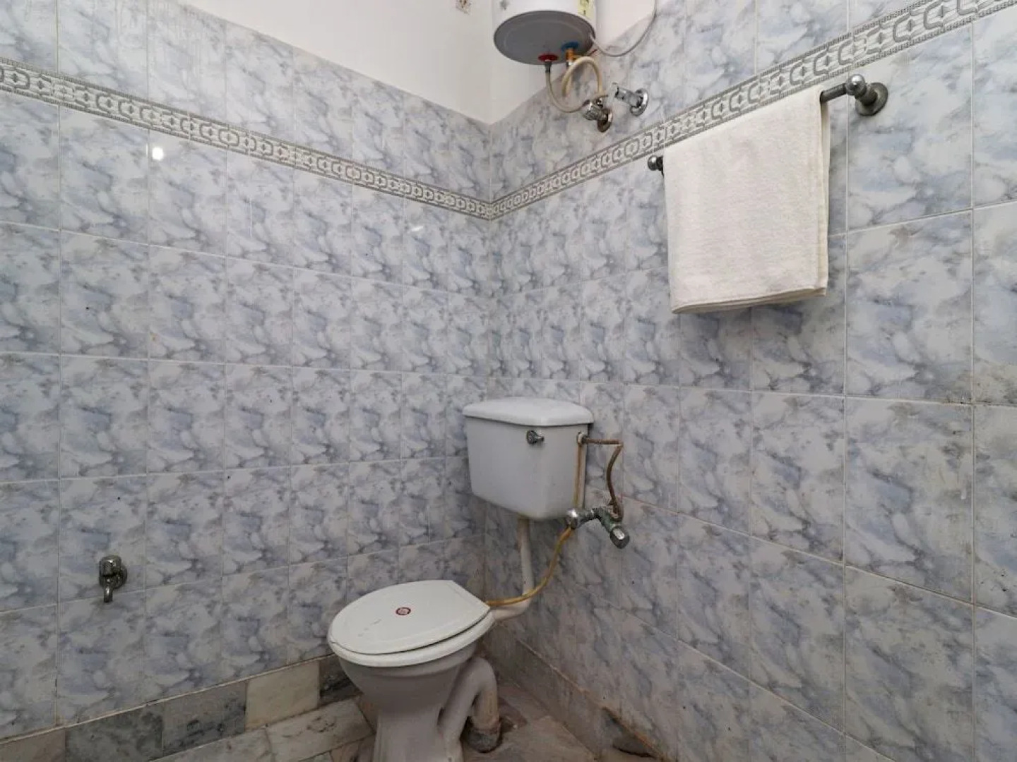 Collection O 29566 Hotel Mid Town