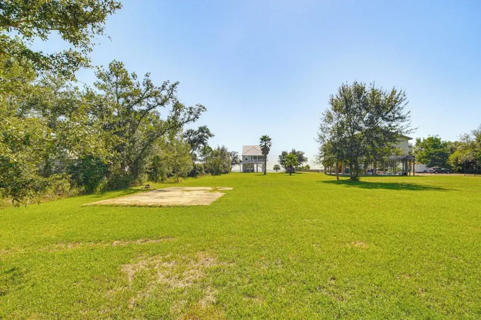 Walk to Beach: Oceanfront Home w/ Outdoor Kitchen