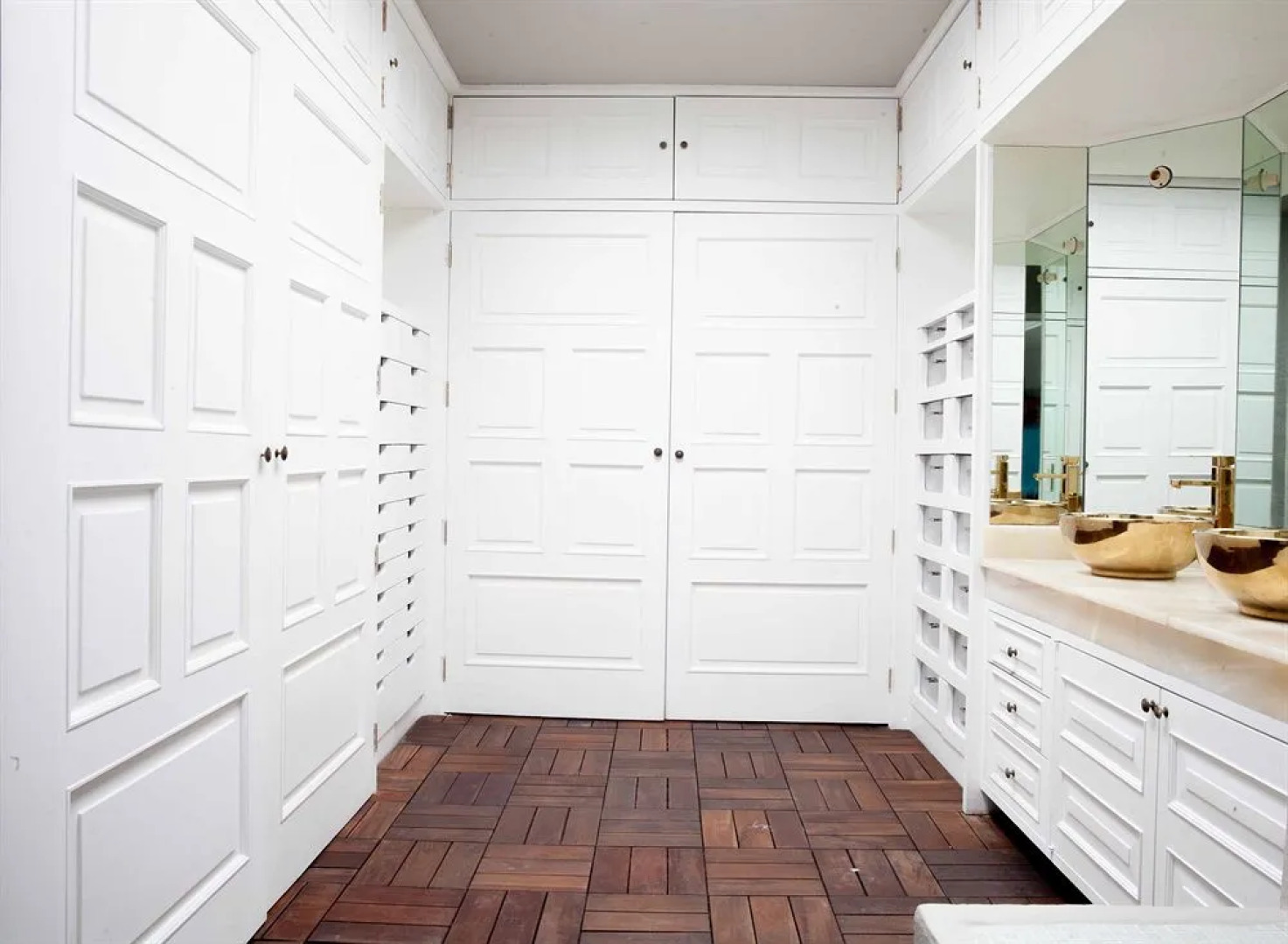 Pug Seal B&B Coyoacan