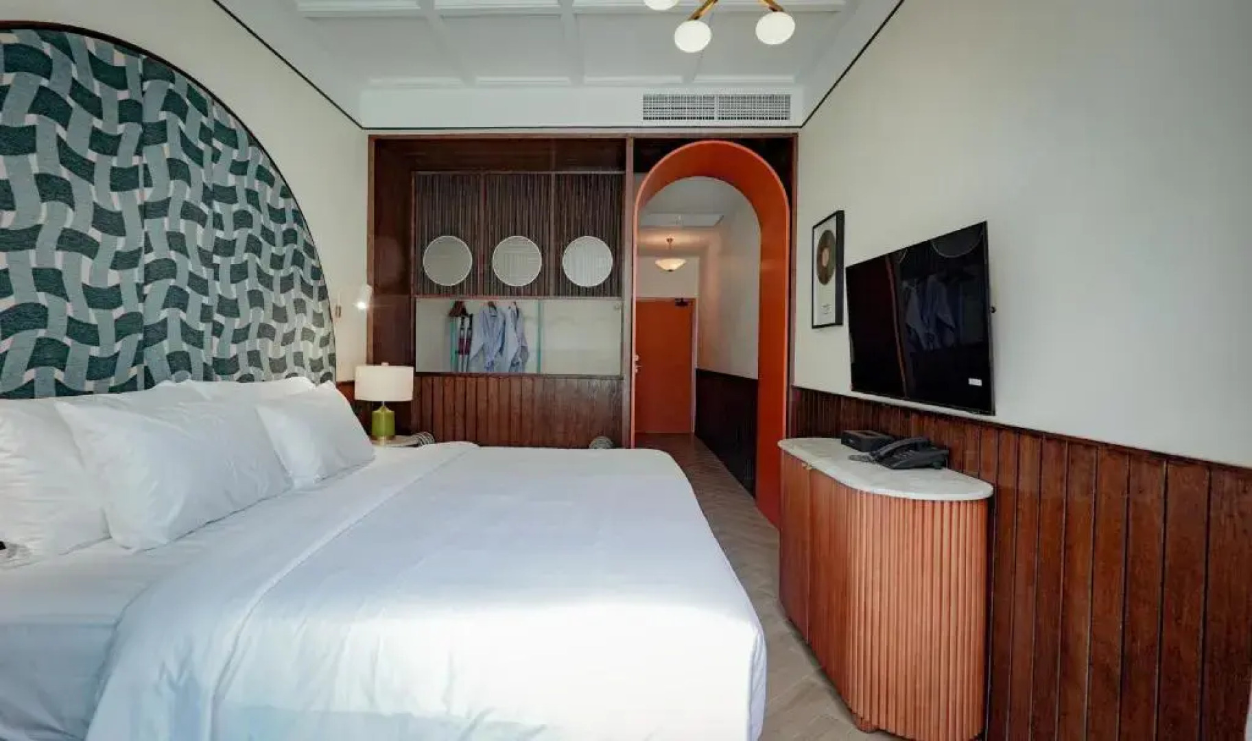 Sugar Marina POP, Kata Beach