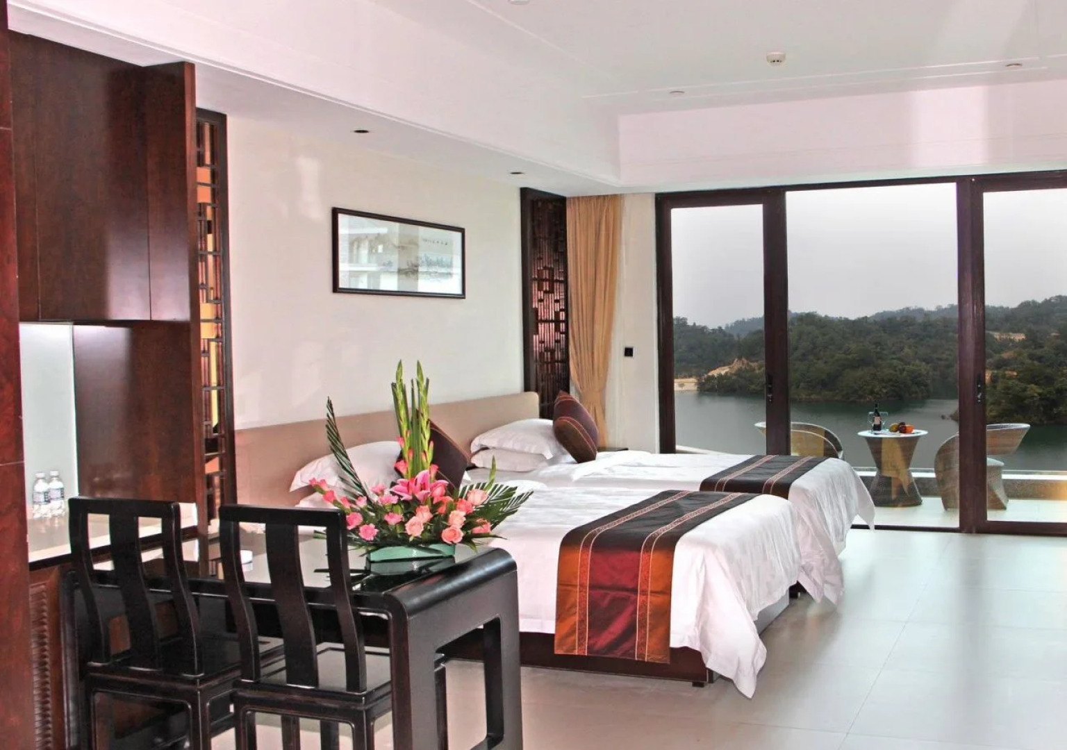 Heyuan Mels Welton Evergreen Lake Hotel