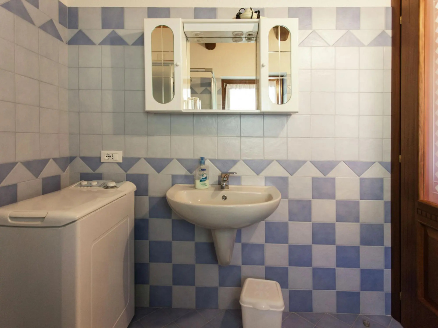 Apartment in Netro With Balcony and Views