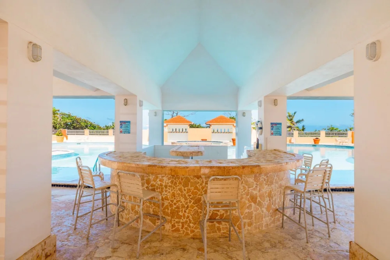 Golden Dream Studio 306 B