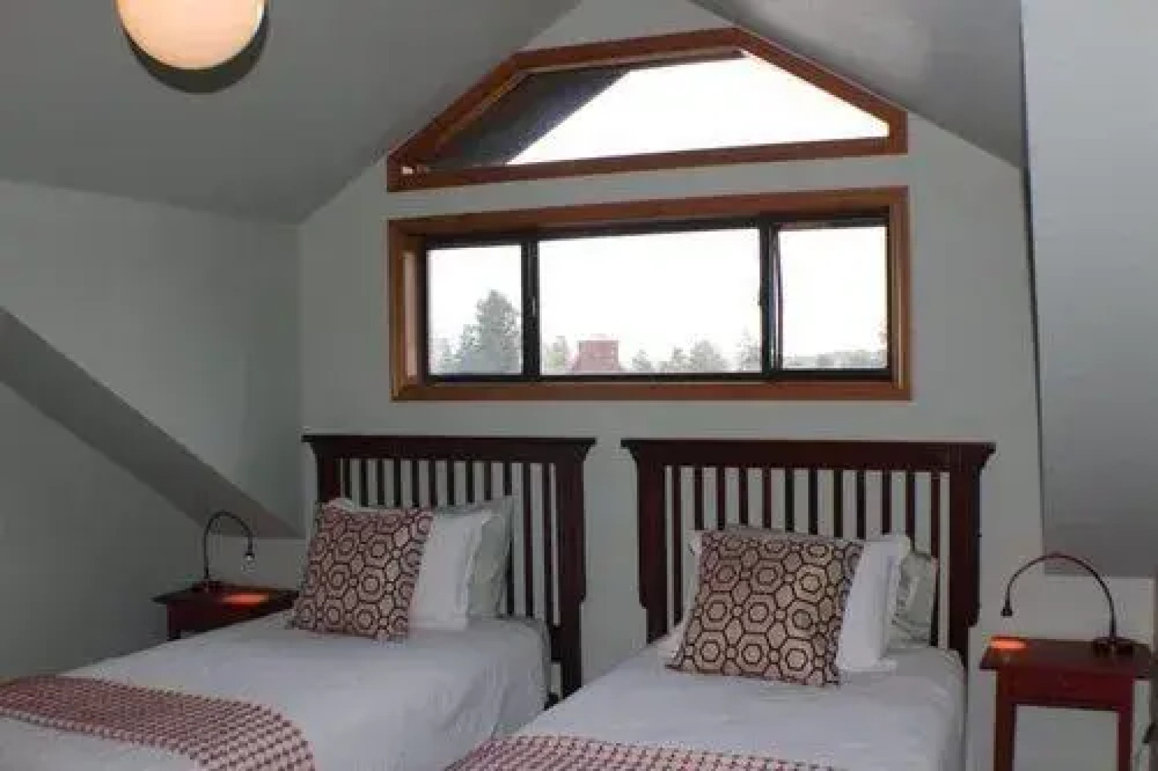 Pine Vista 3 Br Home by RedAwning