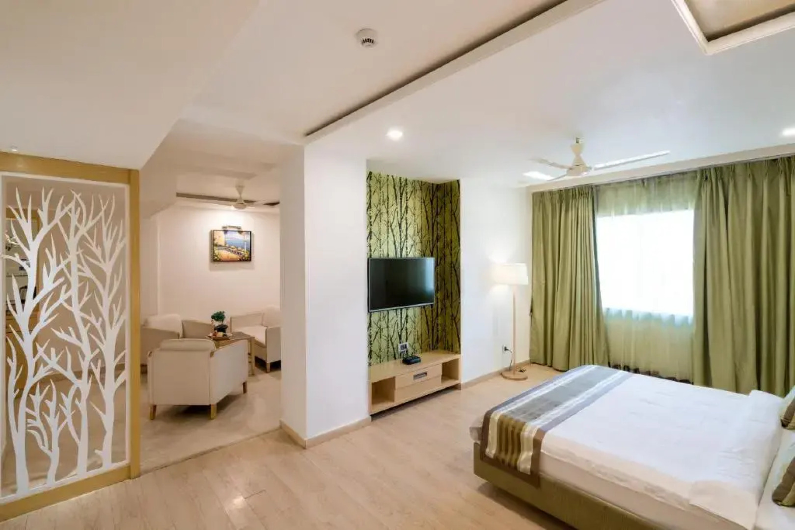 Xenious LN Courtyard Hotel