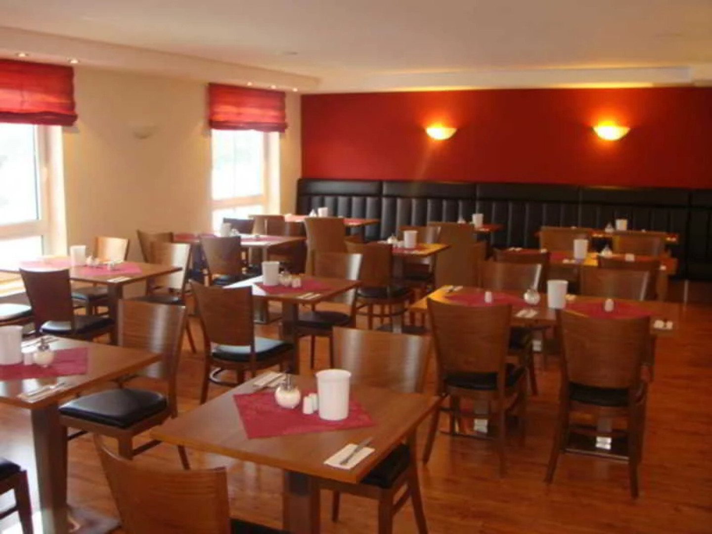 Center Hotel Drive Inn